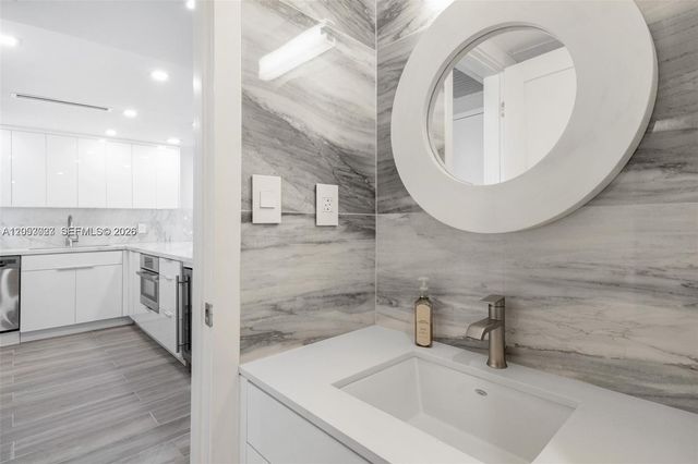 5701 Collins Avenue 1707, Miami Beach, FL 33140