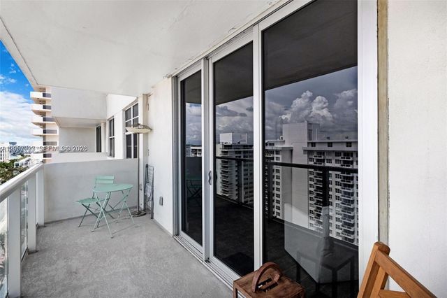 5701 Collins Avenue 1707, Miami Beach, FL 33140