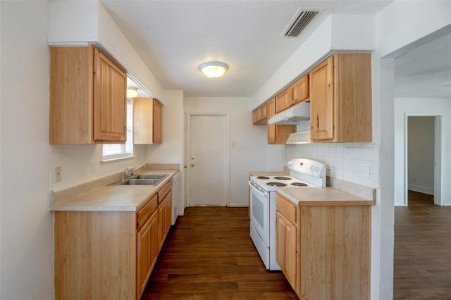 1725 Indian School Road, Garland, TX 75044