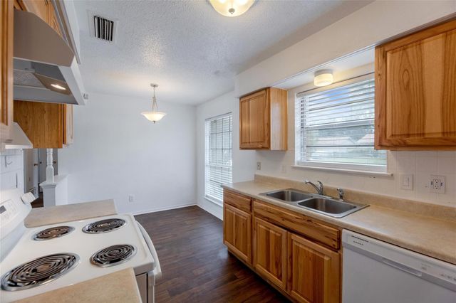 1725 Indian School Road, Garland, TX 75044