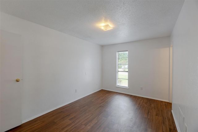 1725 Indian School Road, Garland, TX 75044