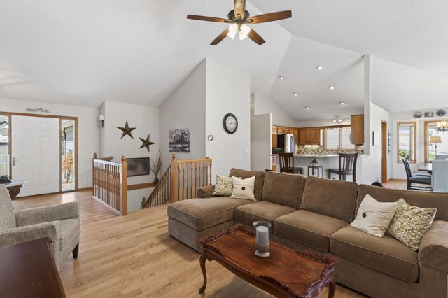 4290 Balsam Lane N, Plymouth, MN 55441