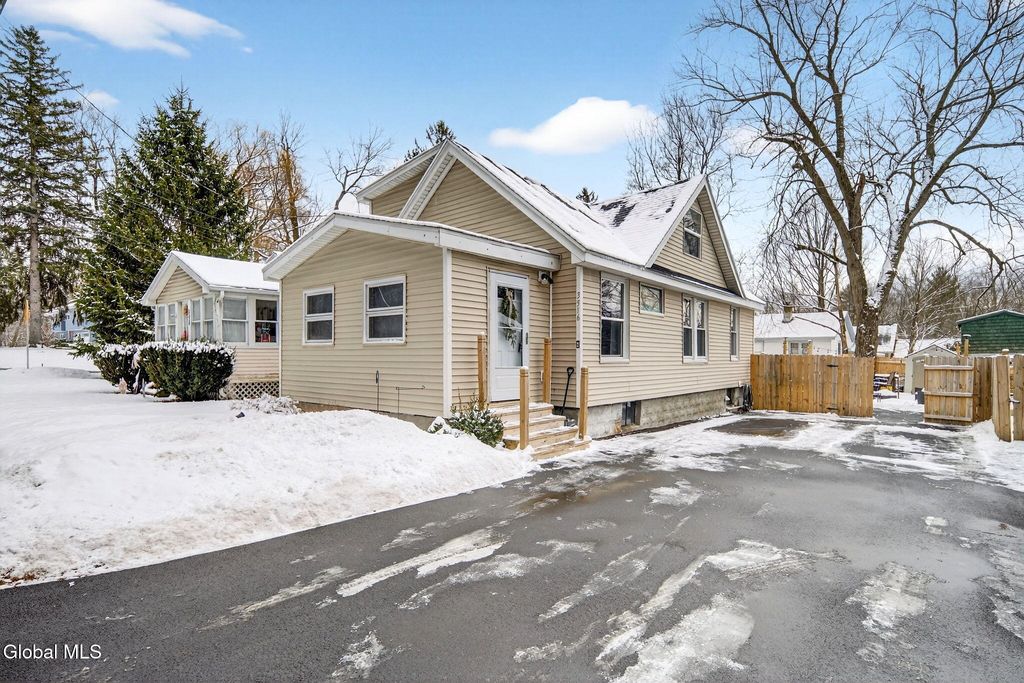 3516 Consaul Road, Niskayuna, NY 12304