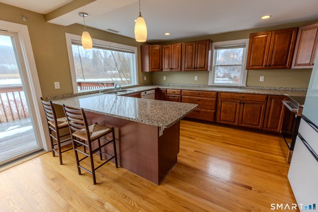 135 Middlesex Avenue, Chester, CT 06412