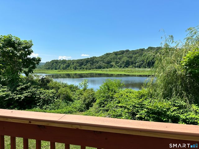 135 Middlesex Avenue, Chester, CT 06412