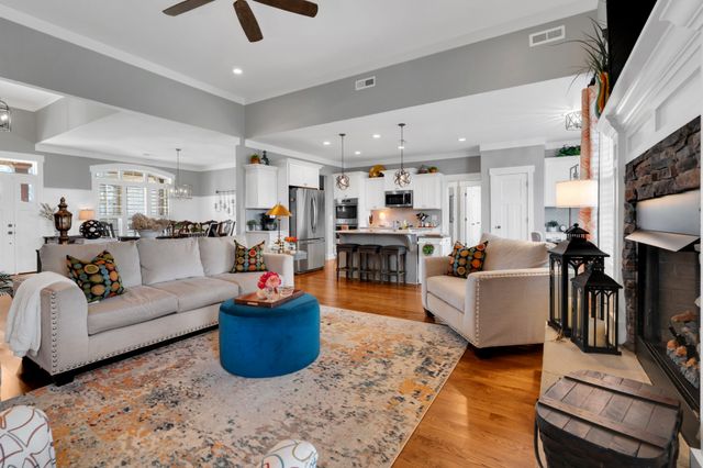 612 Lexington Cir, Manchester, TN 37355