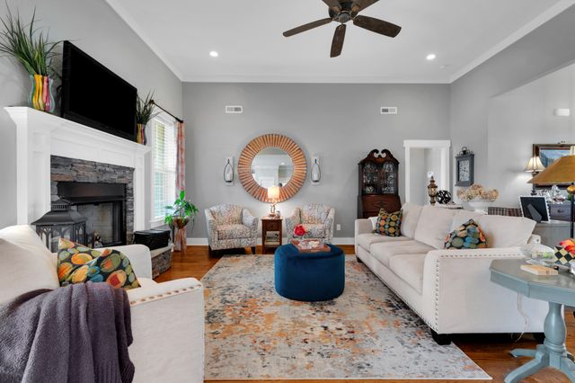 612 Lexington Cir, Manchester, TN 37355