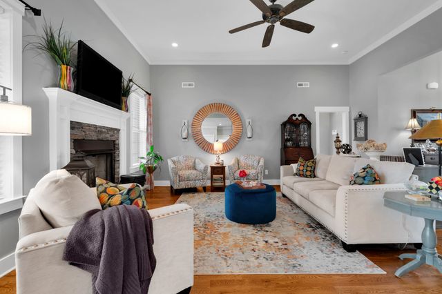 612 Lexington Cir, Manchester, TN 37355