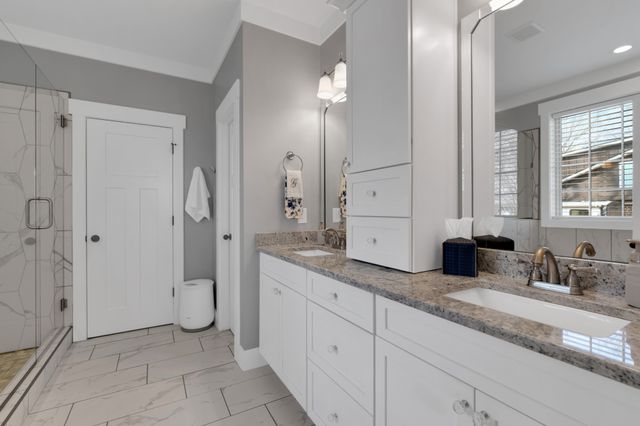 612 Lexington Cir, Manchester, TN 37355