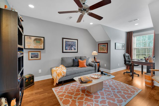 612 Lexington Cir, Manchester, TN 37355