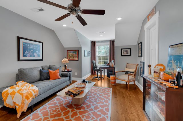 612 Lexington Cir, Manchester, TN 37355