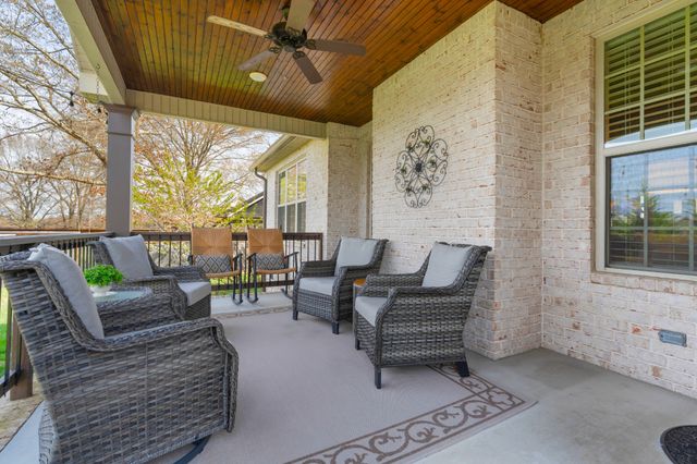 612 Lexington Cir, Manchester, TN 37355