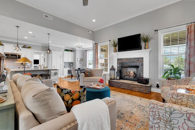 612 Lexington Cir, Manchester, TN 37355