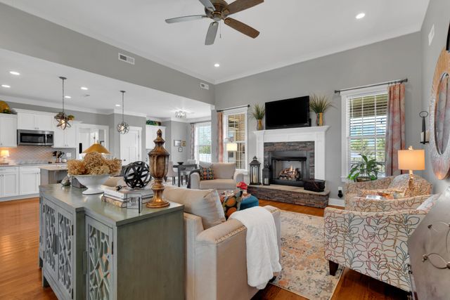 612 Lexington Cir, Manchester, TN 37355