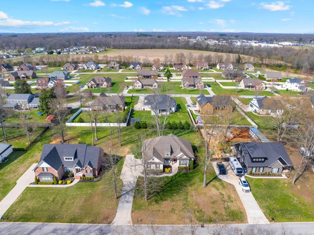 612 Lexington Cir, Manchester, TN 37355