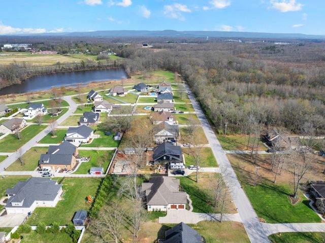 612 Lexington Cir, Manchester, TN 37355