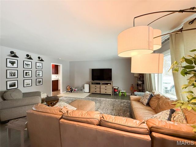 6 Fair Oaks Drive, Hannibal, MO 63401