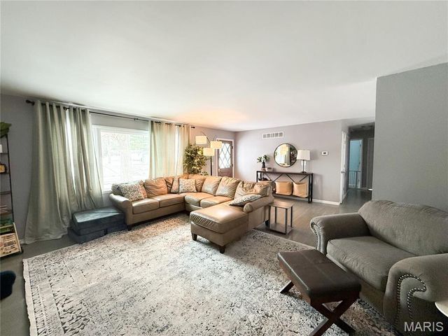 6 Fair Oaks Drive, Hannibal, MO 63401