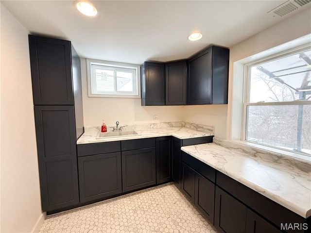 6 Fair Oaks Drive, Hannibal, MO 63401