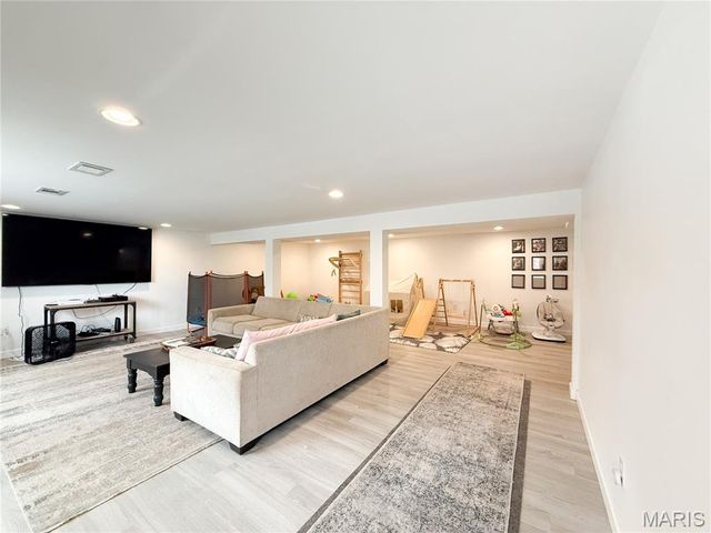 6 Fair Oaks Drive, Hannibal, MO 63401