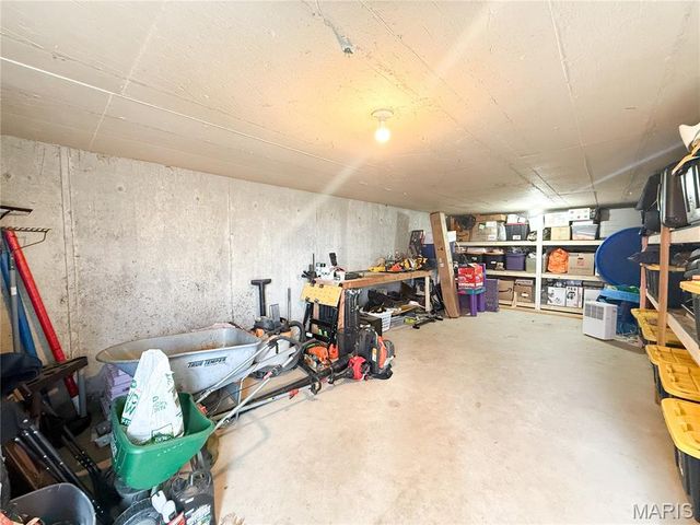 6 Fair Oaks Drive, Hannibal, MO 63401