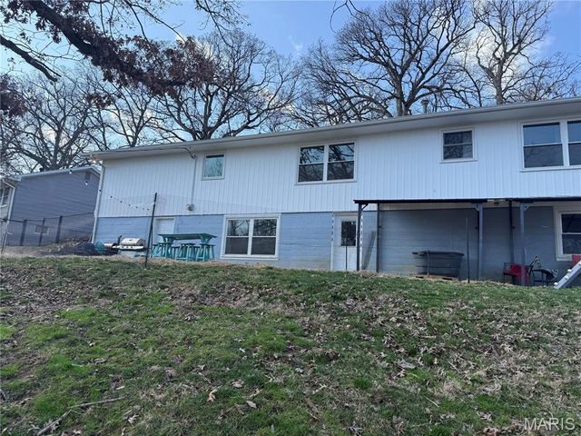 6 Fair Oaks Drive, Hannibal, MO 63401