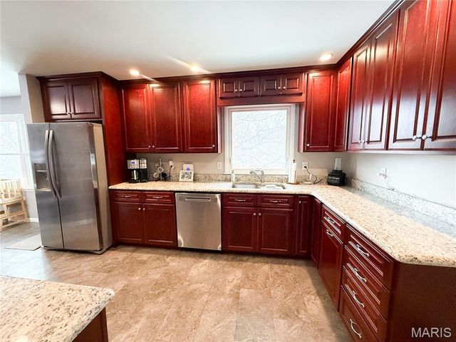 6 Fair Oaks Drive, Hannibal, MO 63401