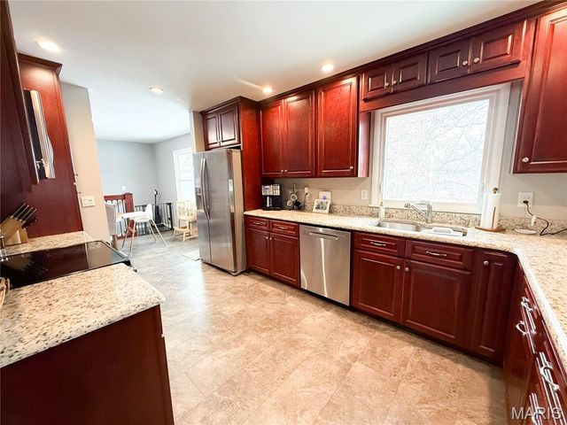 6 Fair Oaks Drive, Hannibal, MO 63401