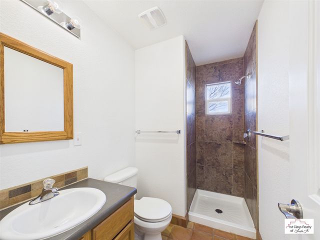 4650 Camino Cuervo, Santa Fe, NM 87507