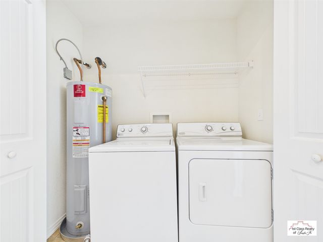 4650 Camino Cuervo, Santa Fe, NM 87507