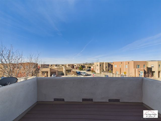 4650 Camino Cuervo, Santa Fe, NM 87507