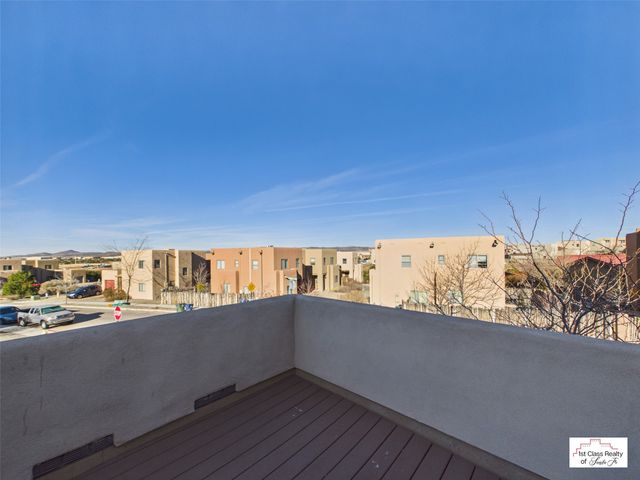 4650 Camino Cuervo, Santa Fe, NM 87507