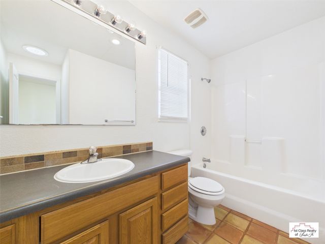 4650 Camino Cuervo, Santa Fe, NM 87507