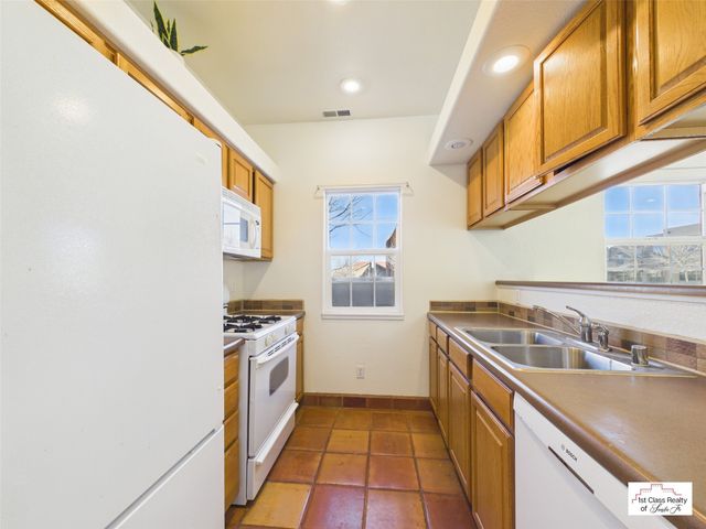 4650 Camino Cuervo, Santa Fe, NM 87507