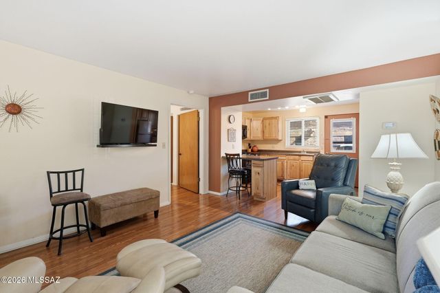 233 S Paseo Pena Apt B, Green Valley, AZ 85614