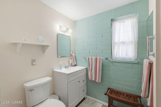 233 S Paseo Pena Apt B, Green Valley, AZ 85614