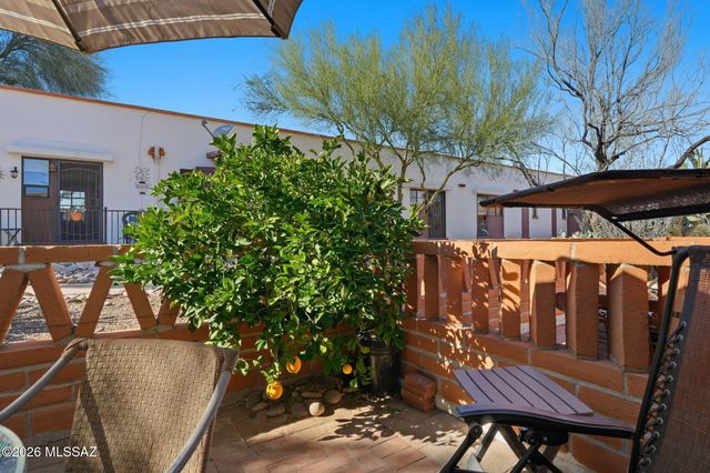 233 S Paseo Pena Apt B, Green Valley, AZ 85614