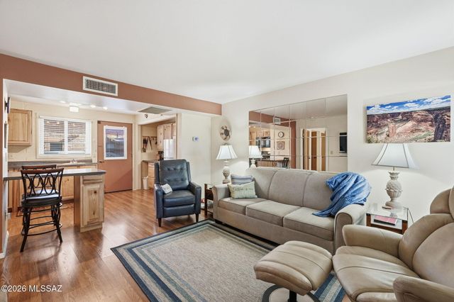 233 S Paseo Pena Apt B, Green Valley, AZ 85614