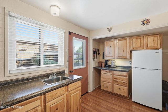 233 S Paseo Pena Apt B, Green Valley, AZ 85614