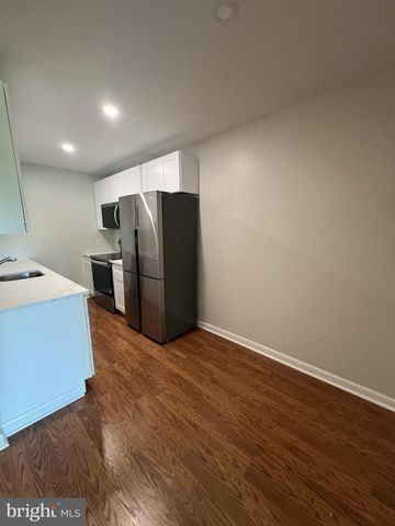 10 JAMES CT, Newark, DE 19702