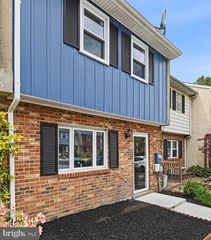 10 JAMES CT, Newark, DE 19702