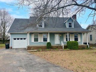 3520 Rocky Point Dr, Hopkinsville, KY 42240