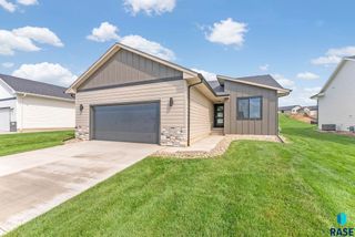 1712 N Concord Dr Drive, Sioux Falls, SD 57110