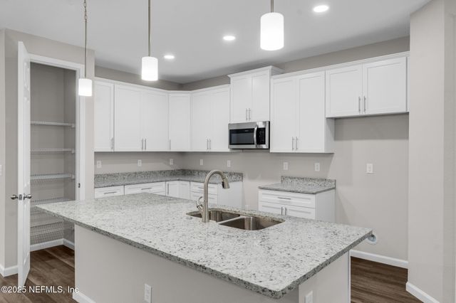 9141 WOODSMAN COVE Lane, Jacksonville, FL 32226