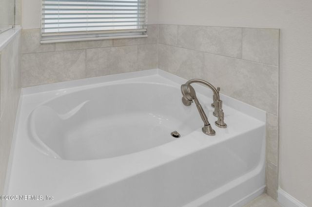 9141 WOODSMAN COVE Lane, Jacksonville, FL 32226