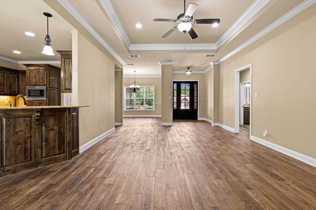 110 Hidden Creek Lane, Longview, TX 75602