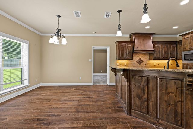110 Hidden Creek Lane, Longview, TX 75602