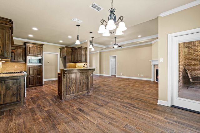 110 Hidden Creek Lane, Longview, TX 75602
