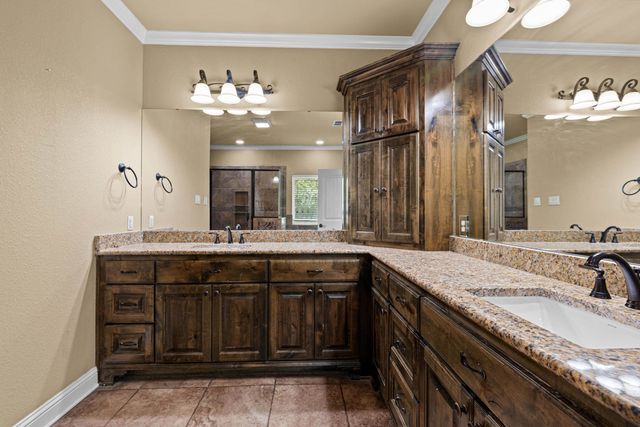 110 Hidden Creek Lane, Longview, TX 75602