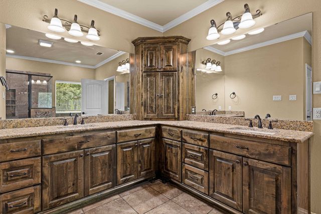 110 Hidden Creek Lane, Longview, TX 75602